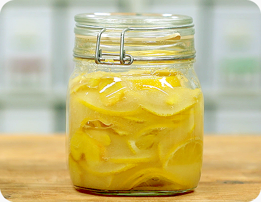 4.과일청은 설탕이 녹을 때까지(보통 1일 소요) 상온에 보관 후, 냉장에서 1주일 숙성시킨 후 사용한다.
